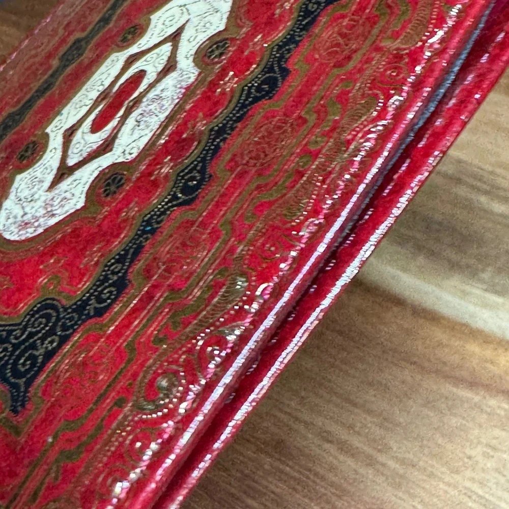 Vintage Italian Red Calf Leather Florentine Gilt Wallet Fiocchi Italy Snap Gold